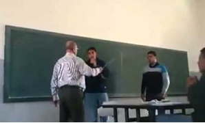 ضرب المعلم للتلاميذ