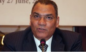 عثمان محمد عثمان وزير التخطيط الأسبق
