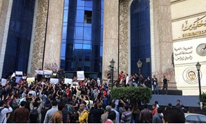  وقفة محررى المصرى اليوم أمام نقابة الصحفيين